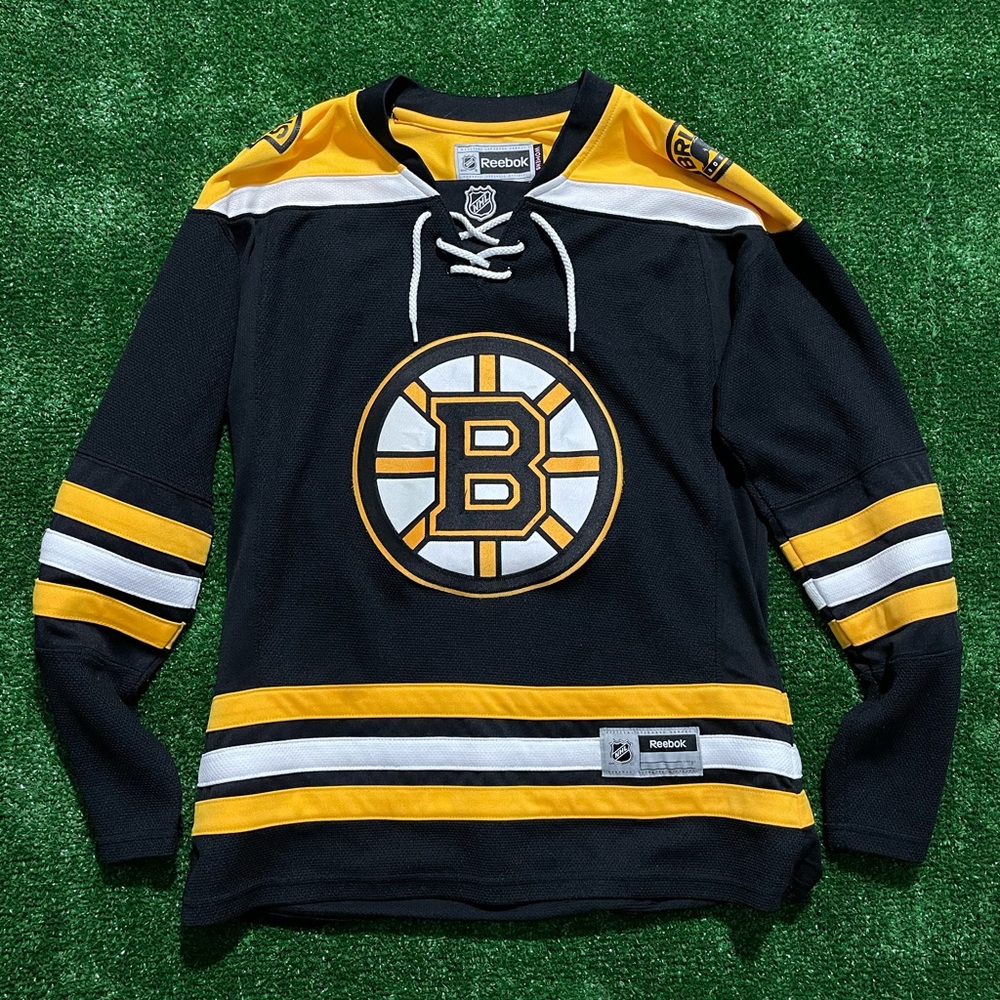 Reebok Boston Bruins Women’s Sweater- Size M